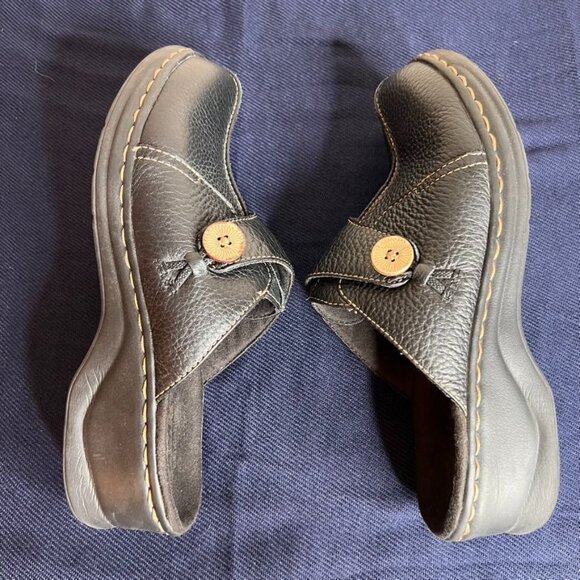 Clarks Bendables Black Leather Slip-On Mules With Button Detail Size 8.5M **READ - Picture 7 of 9